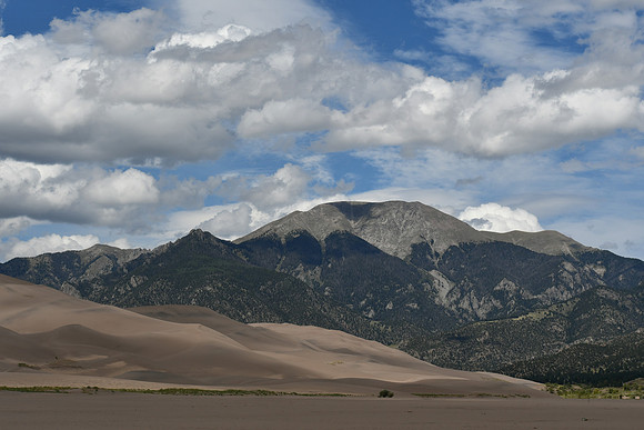 Dunes with Sangre de Cristo Mountain Range_3663
