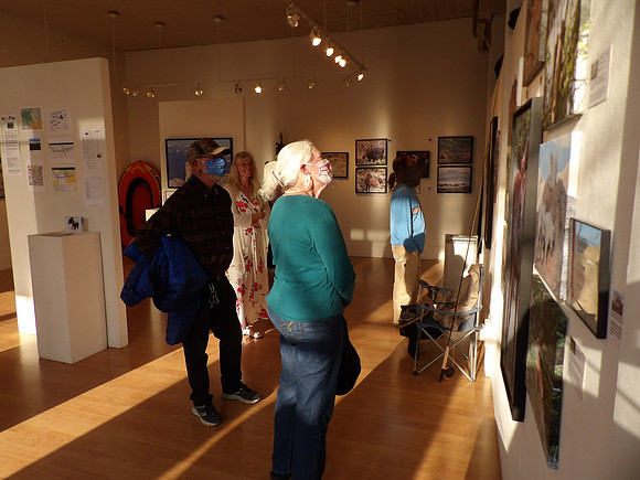 Gallery Guests 5  100_8285